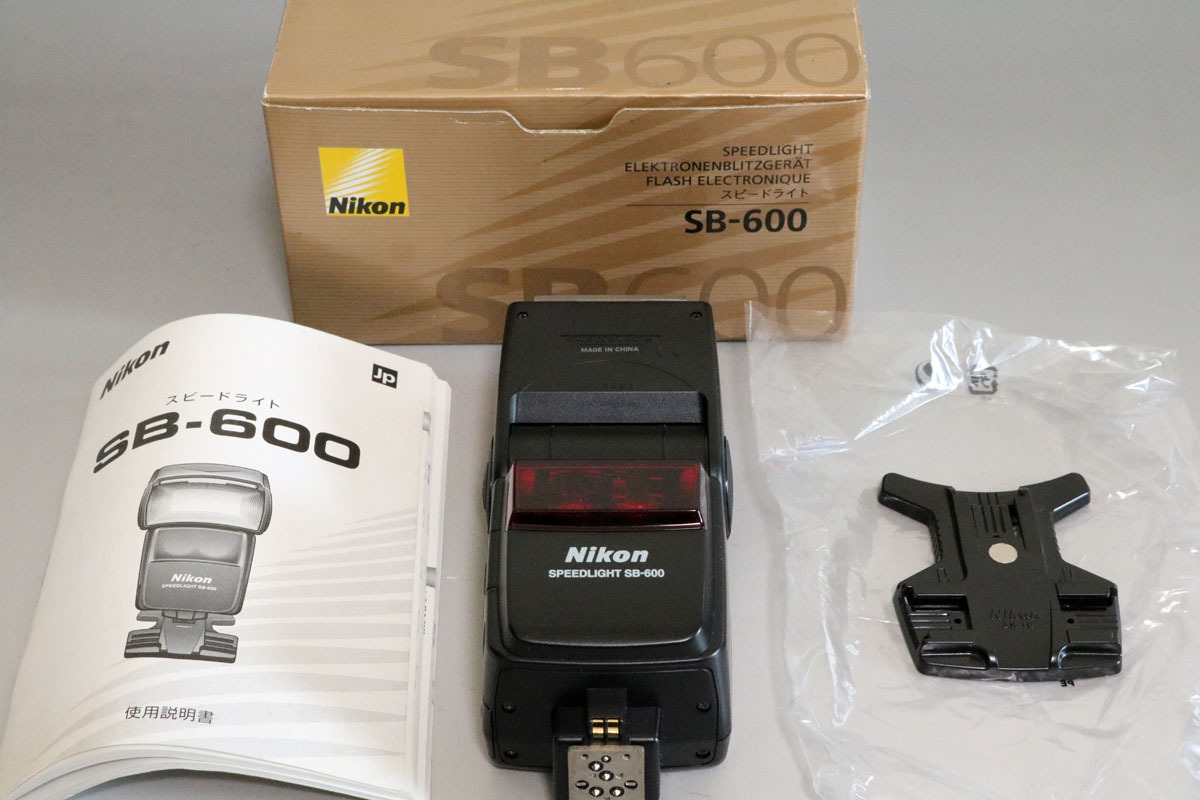 ②　ニコン　ストロボ　Nikon SPEED Light スピードライト　SB-600　元箱、取説等付　美品 発光確認済み_画像1