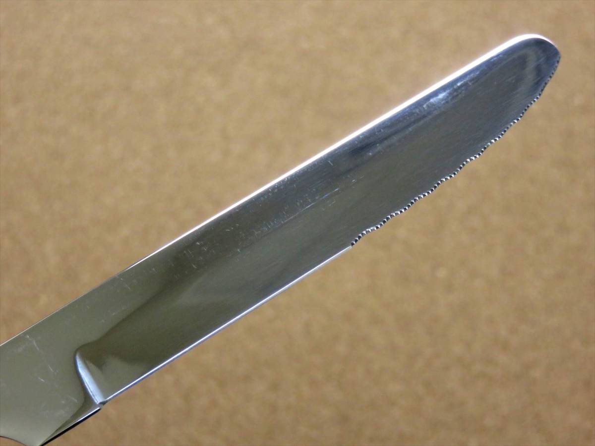 関の刃物 ステーキナイフ&フォーク 各2本セット 関兼次 13クロームステンレス鋼 ステーキを切る テーブルナイフとフォークのセット 日本製の画像4