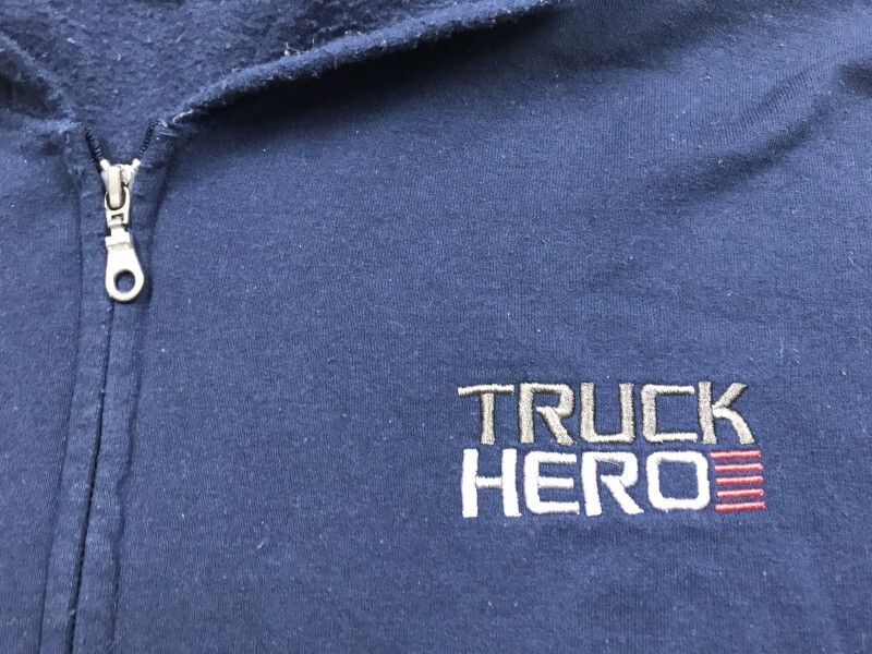 レトロ オールド アメカジ ストリート US古着 TRUCK HERO スウェットパーカー メンズ 胸元刺繍 大きいサイズ 紺_画像3