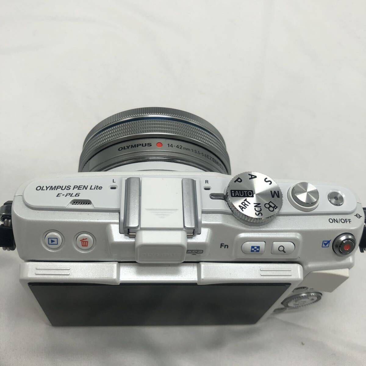 OLYMPUS PEN Lite E-PL6 ホワイト　動作未確認　説明書あり　付属品あり　中古 YS GJ94_画像5