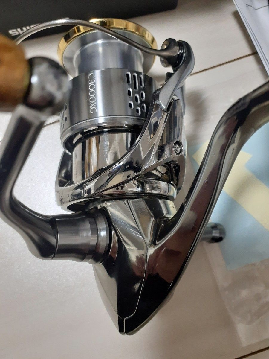本日限定値下 シマノ 18 ステラ C3000XG 花梨 ウッドノブ 本日限定値下 シマノ 18 ステラ C3000XG 花梨 ウッドノブ