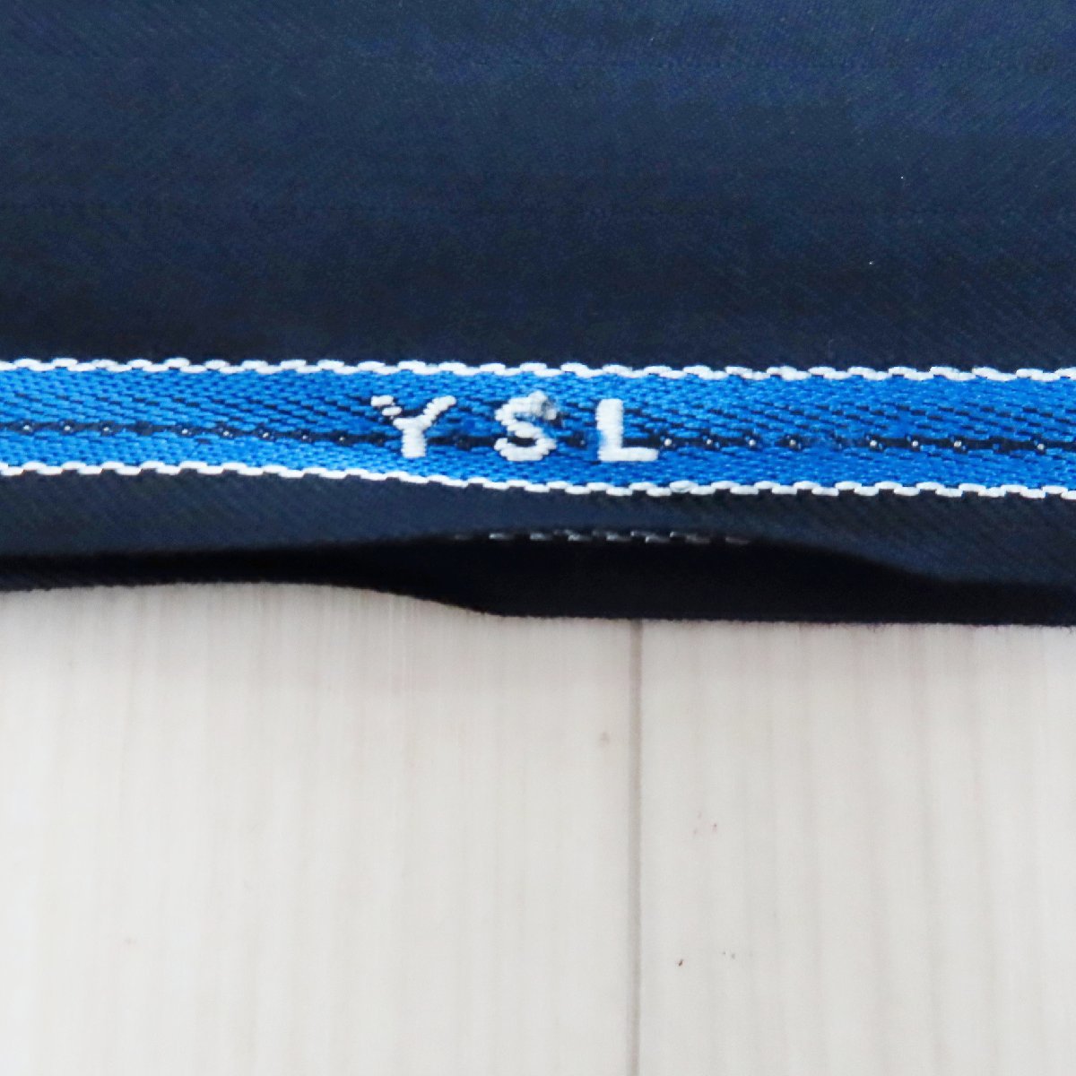 K03 YSL Yves Saint Laurent イヴサンローラン パリ製 スーツ生地 SUPER 100’s WORSTED 毛 スーパー100 ストライプ 約3ｍ_画像2