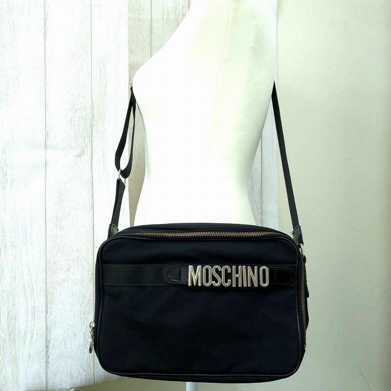 モスキーノ MOSCHINO ショルダーバッグ 金文字 ロゴ 黒_画像2