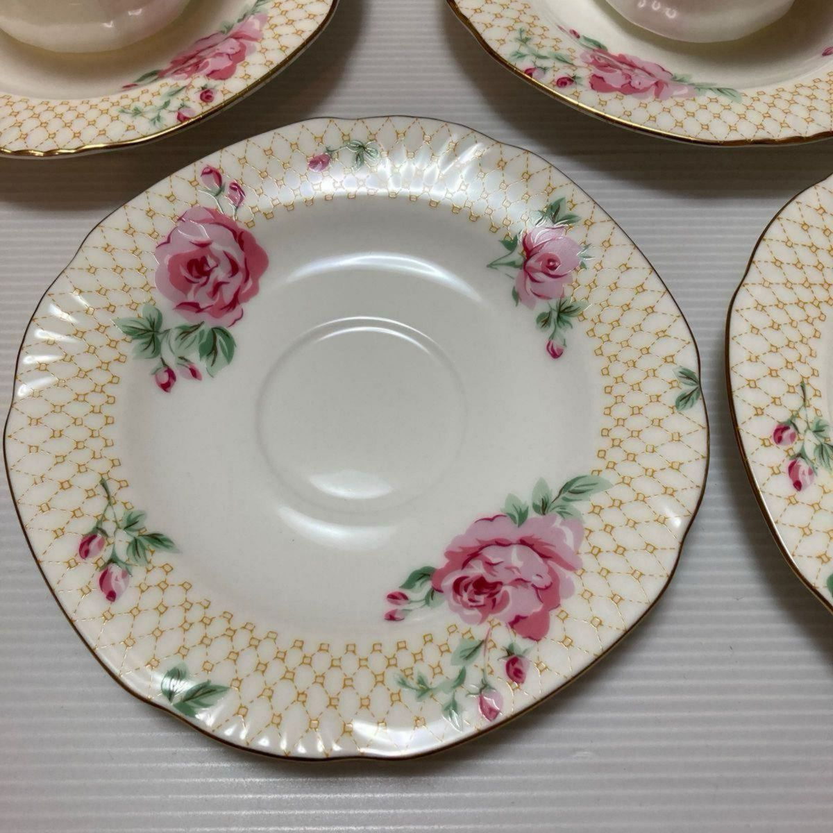 SANGO BONE  CHINA コーヒーカップ　ソーサー　5客 花柄