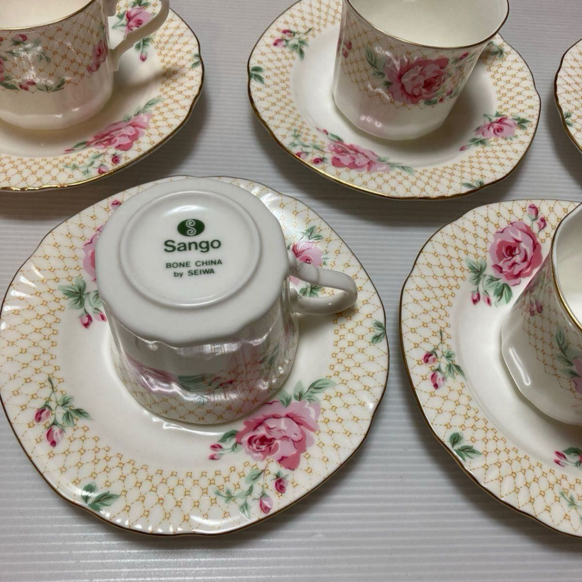 SANGO BONE  CHINA コーヒーカップ　ソーサー　5客 花柄