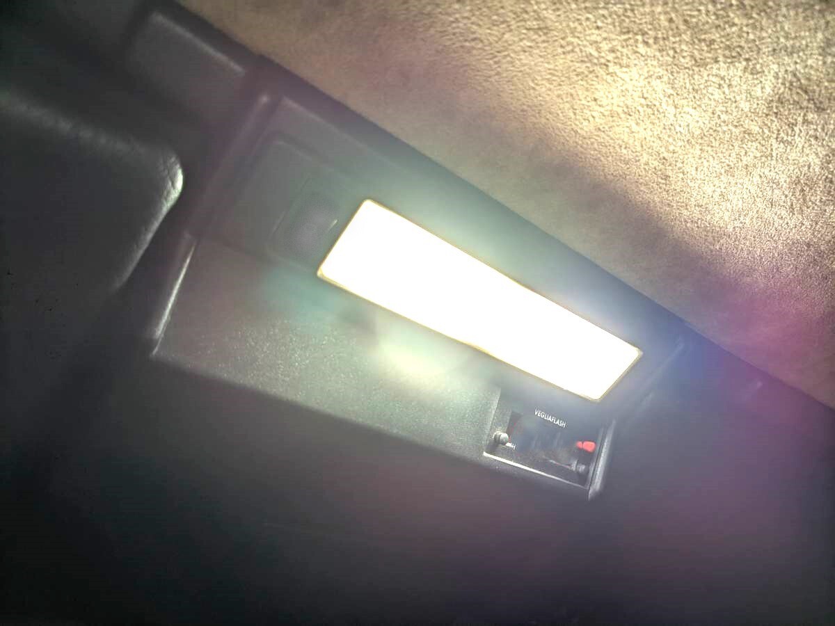 ランチアデルタルームランプ　面発光LED換装_フロントCOB面発光