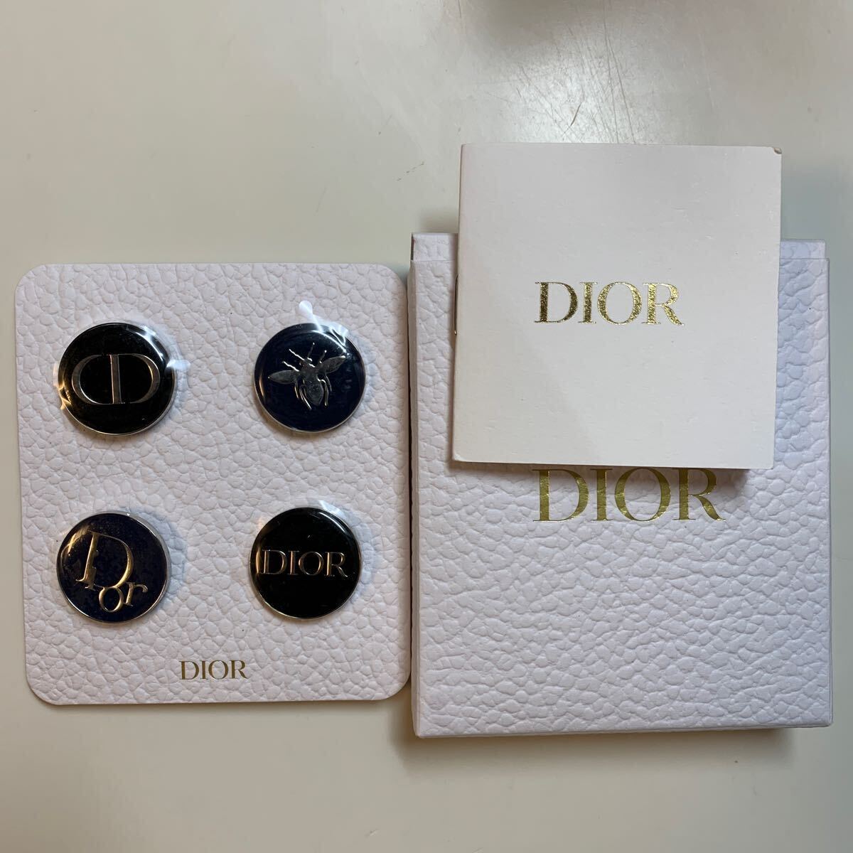 新品■未使用　Christian Dior ディオール ビー ピンブローチ ピンバッジ アクセサリー 4点セット ブラック系×ネイビー系 A