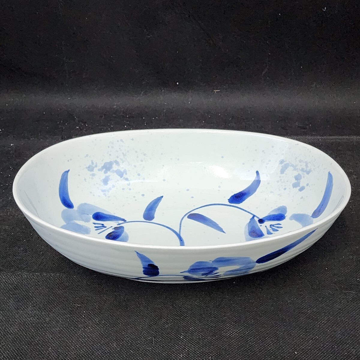 染付花絵　26,5cm　楕円盛鉢　未使用　/オーバルボウル/大鉢/食器/陶磁器/_画像1