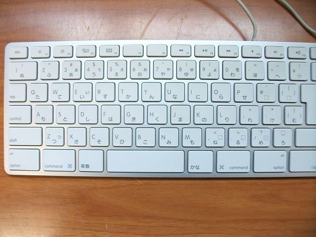 ● 中古 送料無料 純正品 / Apple マック キーボード(テンキー付き) 日本語USB A1243 / 動作確認済み ●の画像2