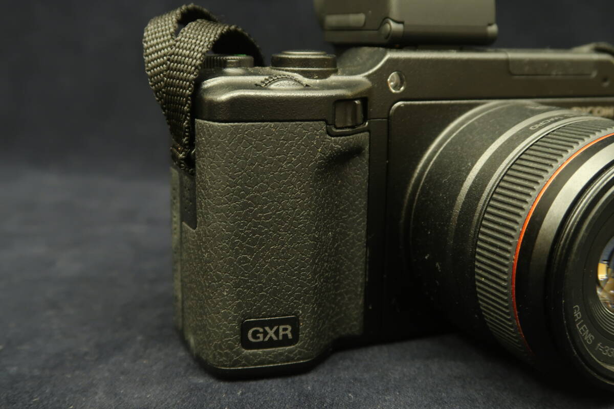 中古カメラ (4) RICOH リコー GXR f=33mm 1:2.5 f=4.9-52.5mm 1:3.5-5.6 f=5.1-15.3mm 1:2.5-4.4 ビューファインダー VF-2 ジャンク扱いの画像3