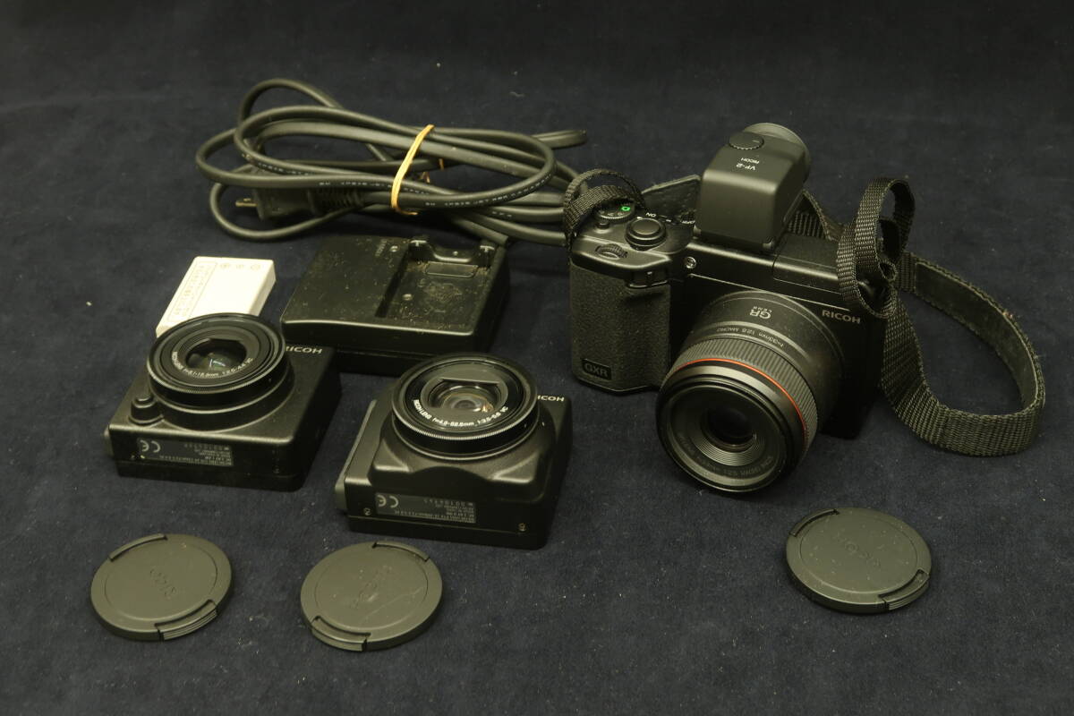 中古カメラ (4) RICOH リコー GXR f=33mm 1:2.5 f=4.9-52.5mm 1:3.5-5.6 f=5.1-15.3mm 1:2.5-4.4 ビューファインダー VF-2 ジャンク扱いの画像1