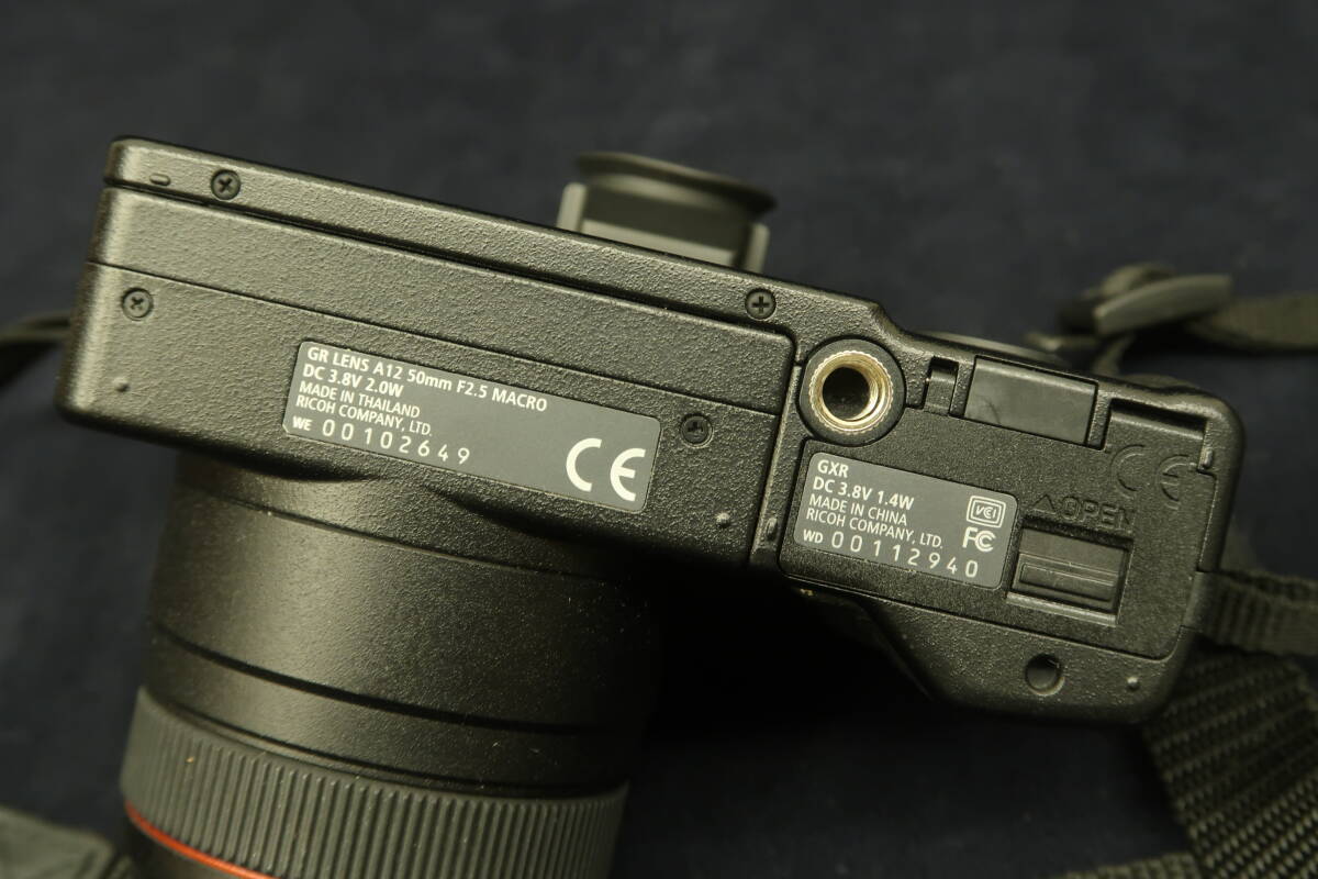 中古カメラ (4) RICOH リコー GXR f=33mm 1:2.5 f=4.9-52.5mm 1:3.5-5.6 f=5.1-15.3mm 1:2.5-4.4 ビューファインダー VF-2 ジャンク扱いの画像7