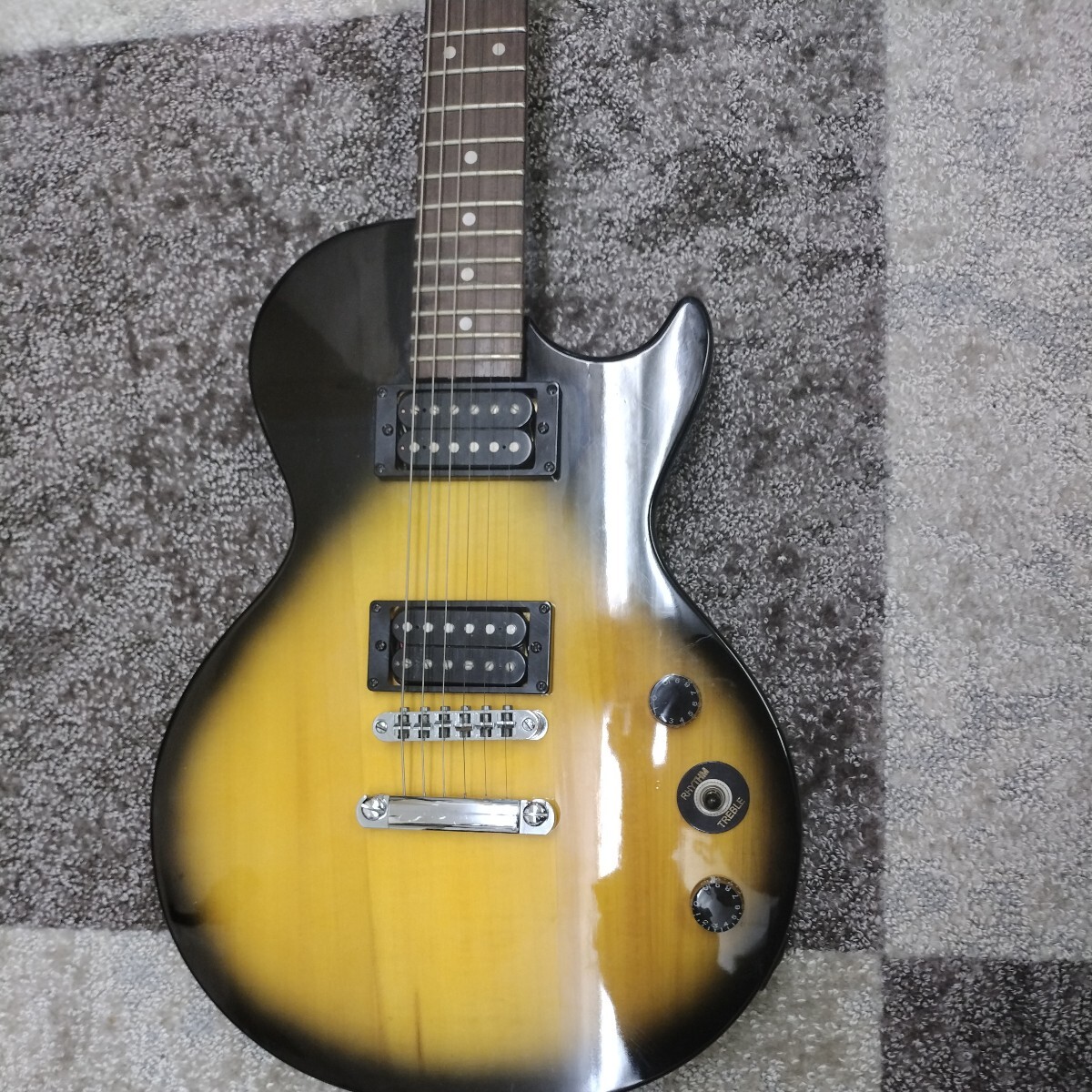 w6.動作確認済み Epiphone/Les Paul Special Satin E1 Worn Vintage Sunburst (VSV) エピフォン エレキギター レスポール スペシャル_画像2