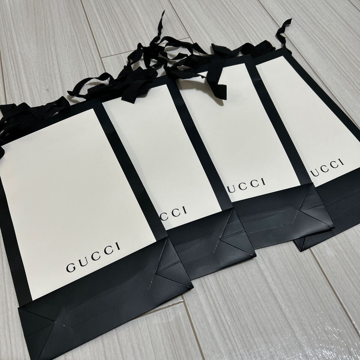 グッチ GUCCI ショッパー　ショップ袋　紙袋　プレゼント　4枚　_画像2