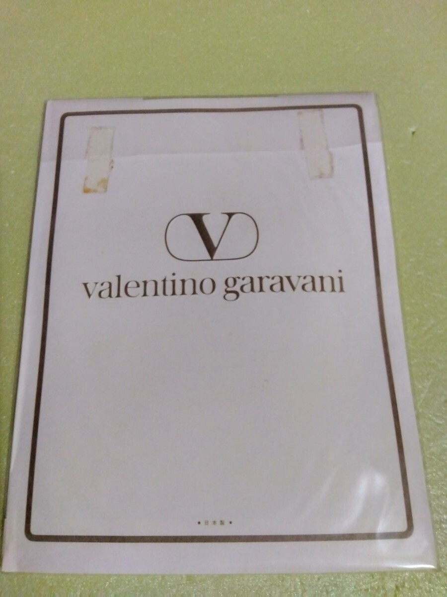 valentino garavani　ワンポイントデザイン　パンティストッキング　M〜Lサイズ　カラー レトロバニラ　1足_画像4