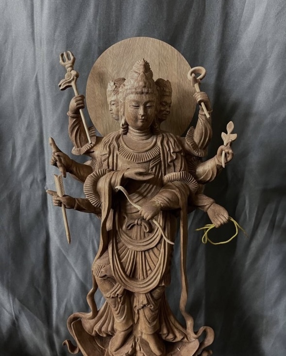 大型57cm仏教工芸品　総楠製　井波彫刻　極上彫　木彫仏像　摩利支天立像_画像2