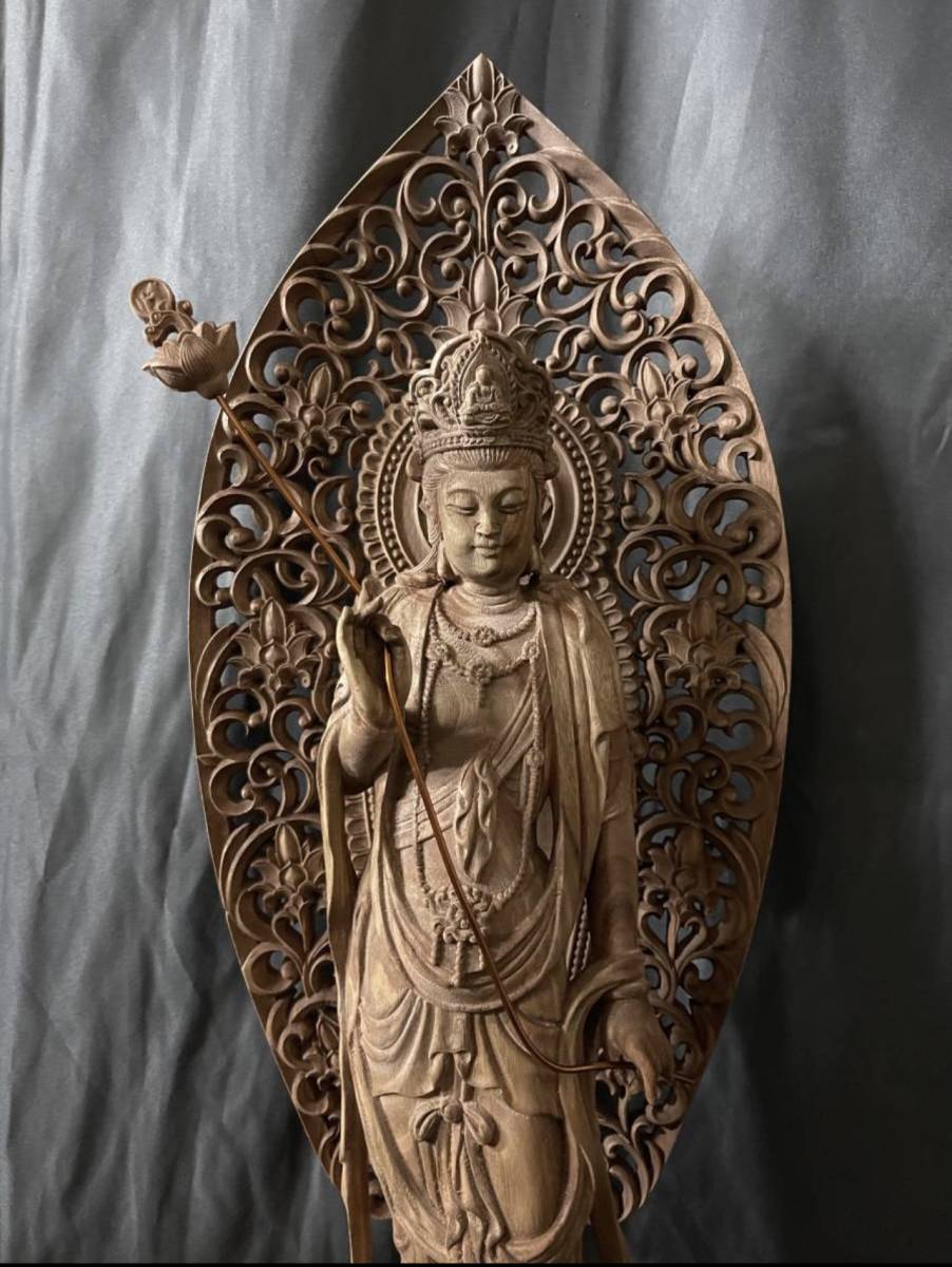 大型　高61cm 井波彫刻　仏教工芸品　総楠製　極上彫　木彫仏像　月光観音菩薩立像_画像2