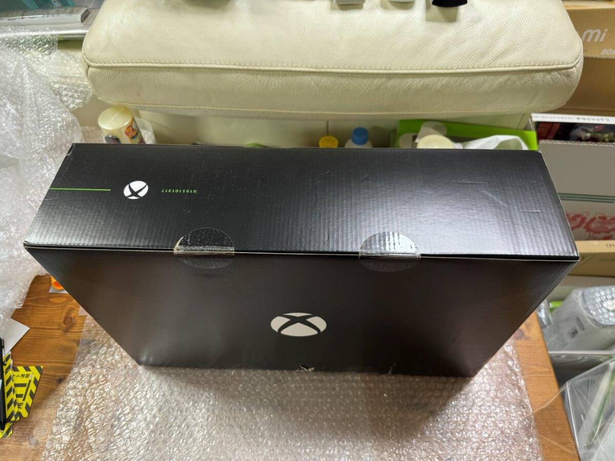 XBOX ONE X 北米本体 スコーピオ限定版 / Scorpio Limited edition 新品未開封 箱痛（大）画像参照 海外 輸入 送料無料 同梱可