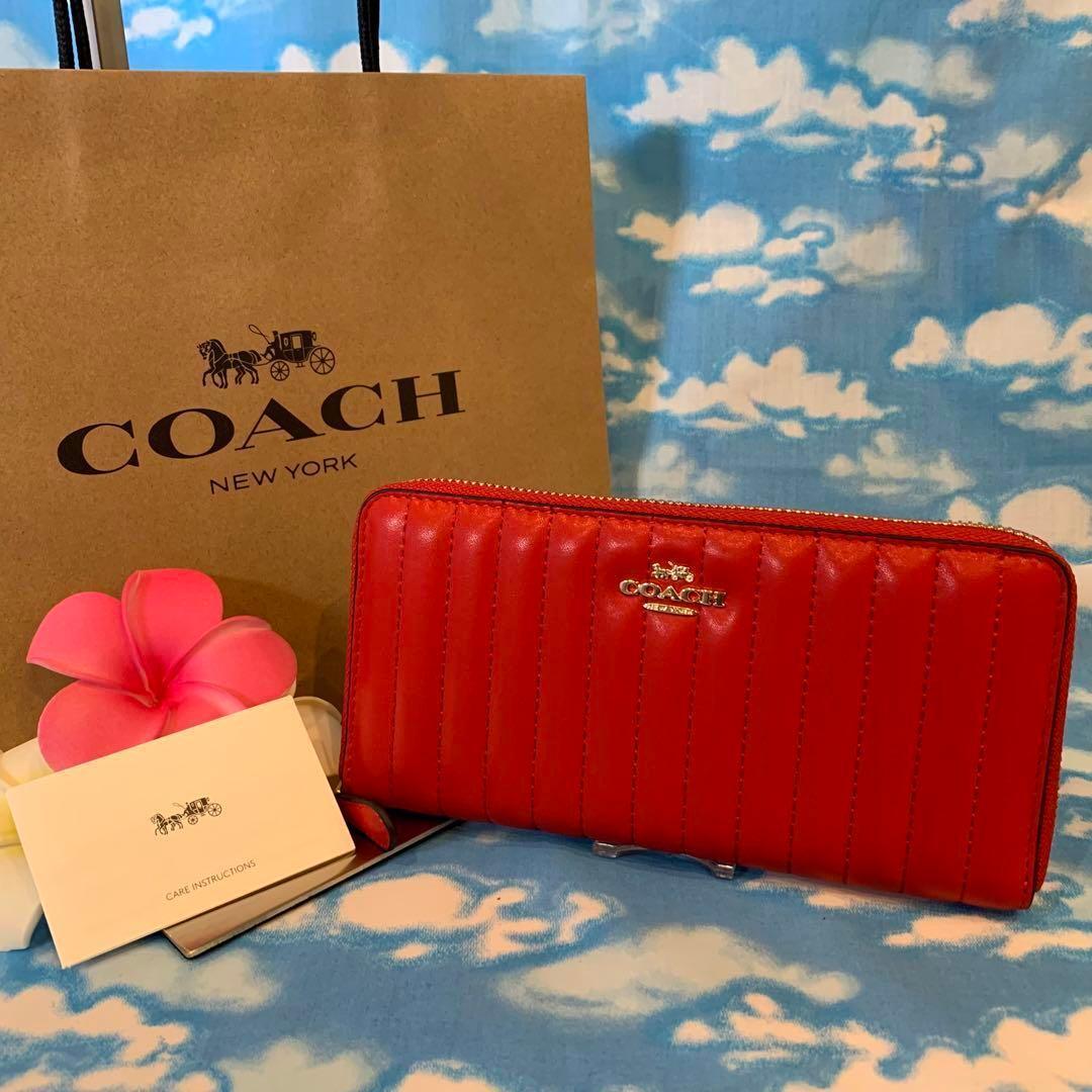 COACH シンプル レッド キルティング 長財布