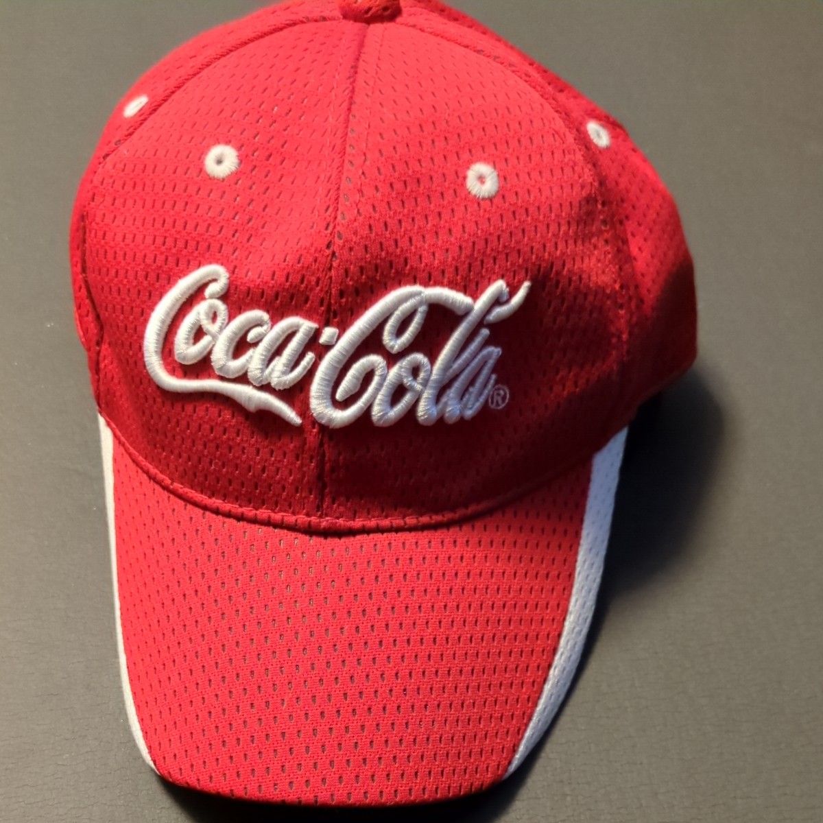 Coca Cola コカ・コーラキャップ 赤　帽子　ユニセックス　レディース