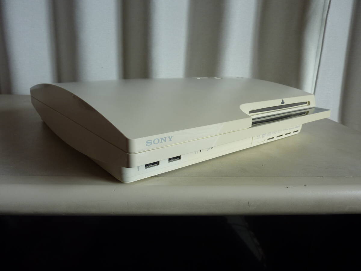 ソニー製 PS3 本体 クラシック・ホワイト（CECH-2500B 320GB)本体と付属品付きの簡易動作確認済みのジャンク扱い品です。_画像6