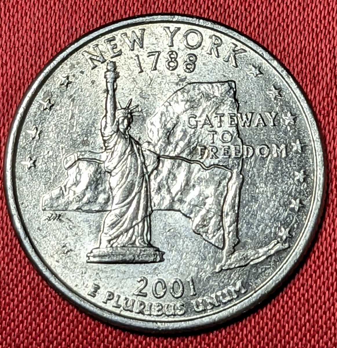 アメリカ 25セント・銅ニッケル被覆銅 2001年P 【50州25セント記念貨・ニューヨーク・流通品】    玉ちゃんNo.3182の画像1
