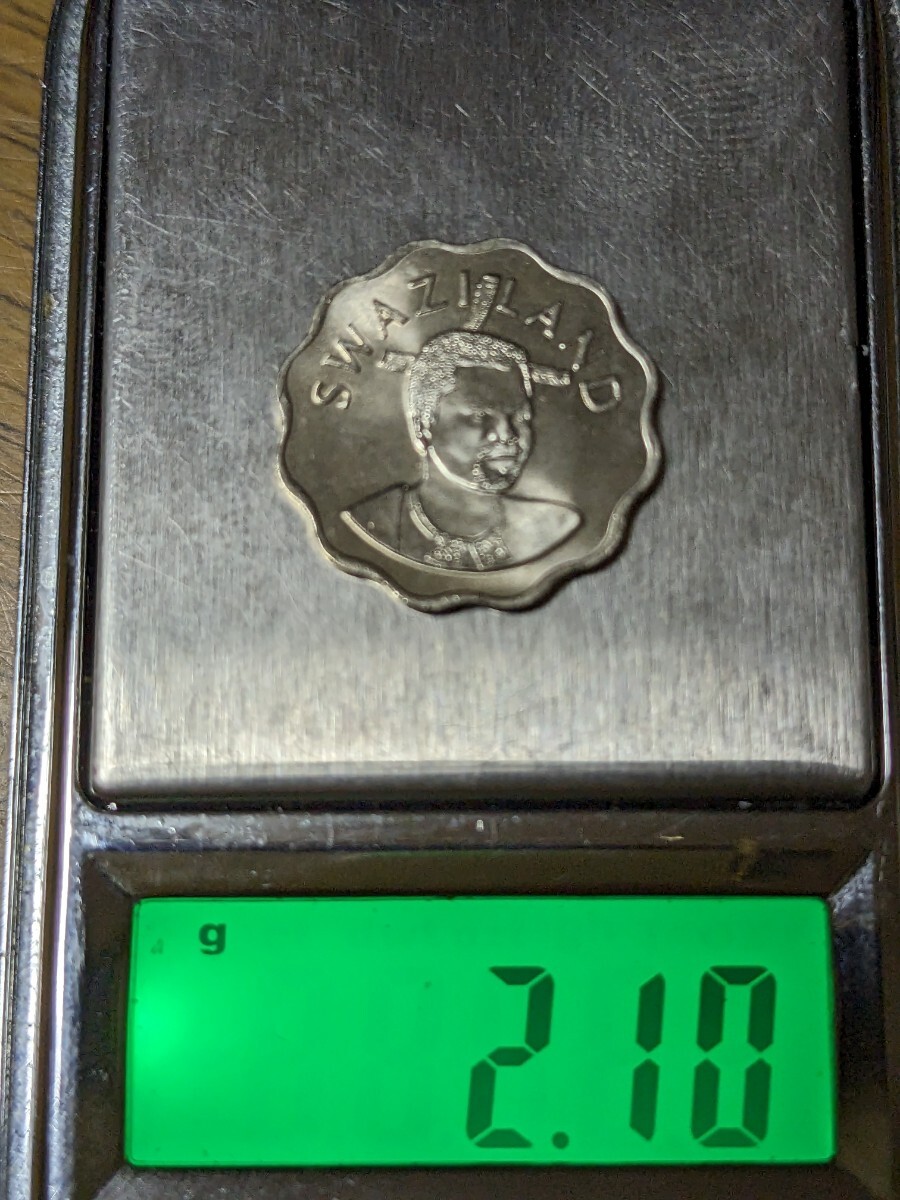 エスワティニ王国　5セント白銅貨　1999年 　【ホタテ貝型・未使用】　　　玉ちゃんNo.3210_画像3