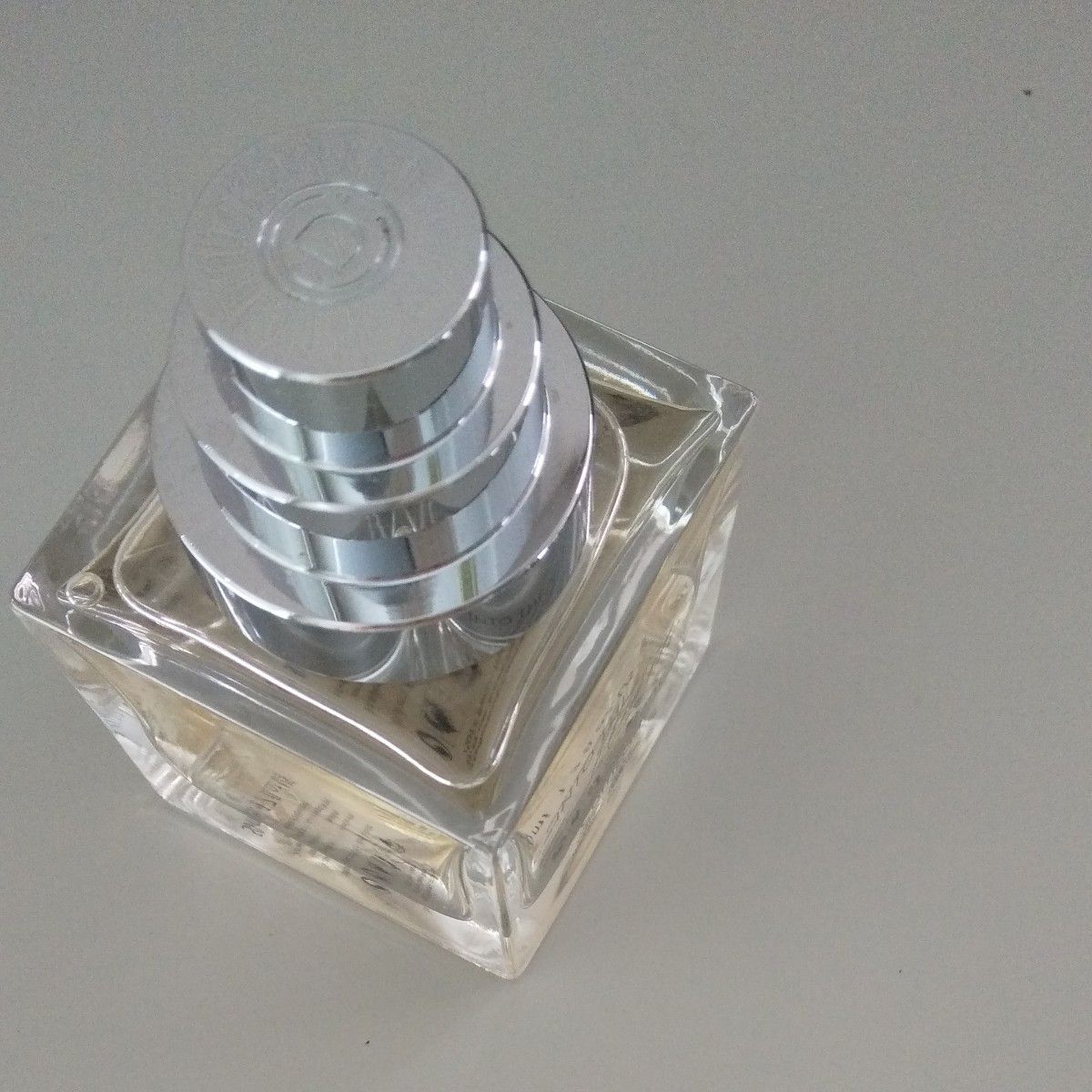 イントゥザホワイト INTO THE White ５０ml※ザディファレントカンパニー※使用極わずか