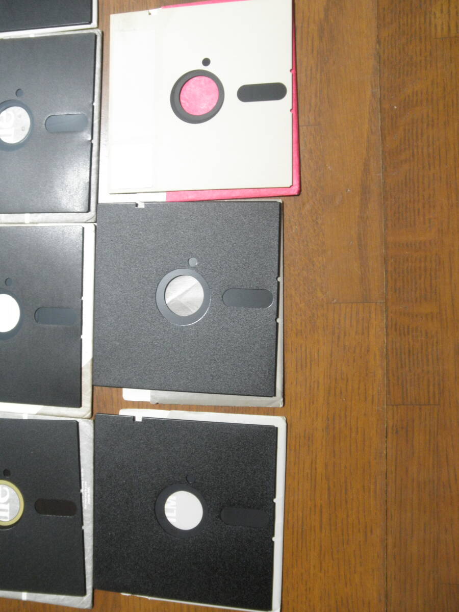  used .5 -inch 2HD floppy disk 10 sheets ( junk )