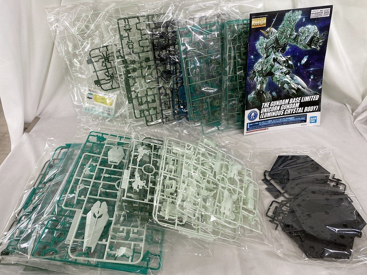 【未開封】1/100 MG RX-0 ユニコーンガンダム(光の結晶体) 「機動戦士ガンダムUC」 ガンダムベース限定_画像4