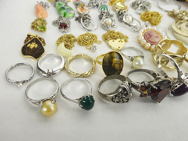 レディース アクセサリー 大量 まとめ売り 150点以上 2kg超 サングラス イヤリング ネックレス ブレスレット ブローチ リング 等 ◇07 _画像7