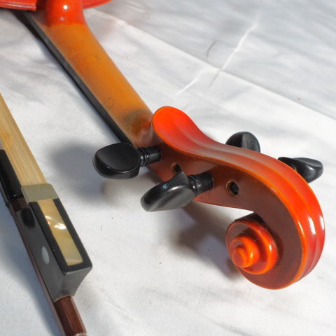 鈴木バイオリン No.280 1/2 Anno1980 ハードケース付き SUZUKI製弓付属 弦楽器/120サイズの画像5