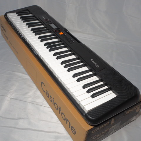 美品 CASIO CT-S200BK キーボード 61鍵盤 2020年製 電子ピアノ 持ち運び楽 楽器/160サイズ_画像1