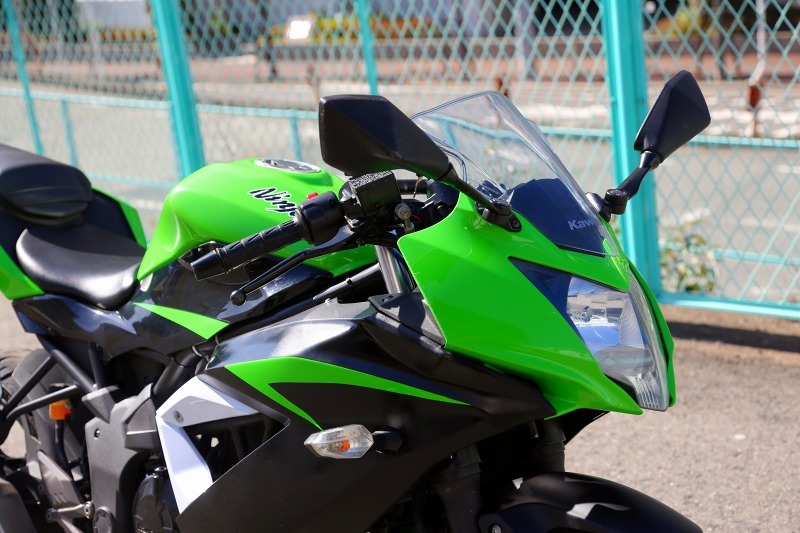 Kawasaki NINJA250SL BX250A 2015年モデル ニンジャ SL USBポートとヘルメットホルダー×２こ付き 人気のライム 大きな傷無く美品！_画像4