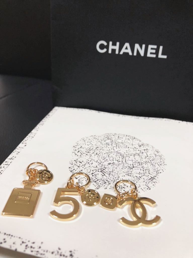 【新品レア】シャネル ノベルティ　CHANEL 2023ホリデー 限定　チャーム 3点