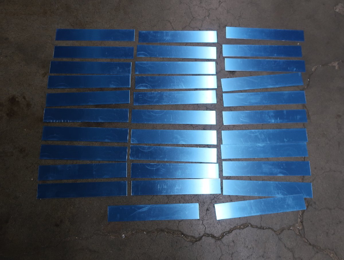 アルミ板　残材　断材　端材　　1㎜厚　35×200　32枚　K-1014_画像1