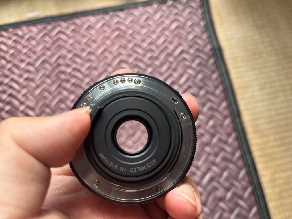 HD PENTAX-DA 40mmF2.8 Limited with a hood .1 jpy start selling out 