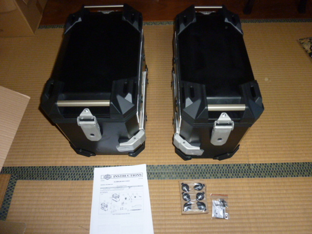 Harley Davidson Harley Davidson original OP bread America aluminium black side case & side case mount set ( unused )