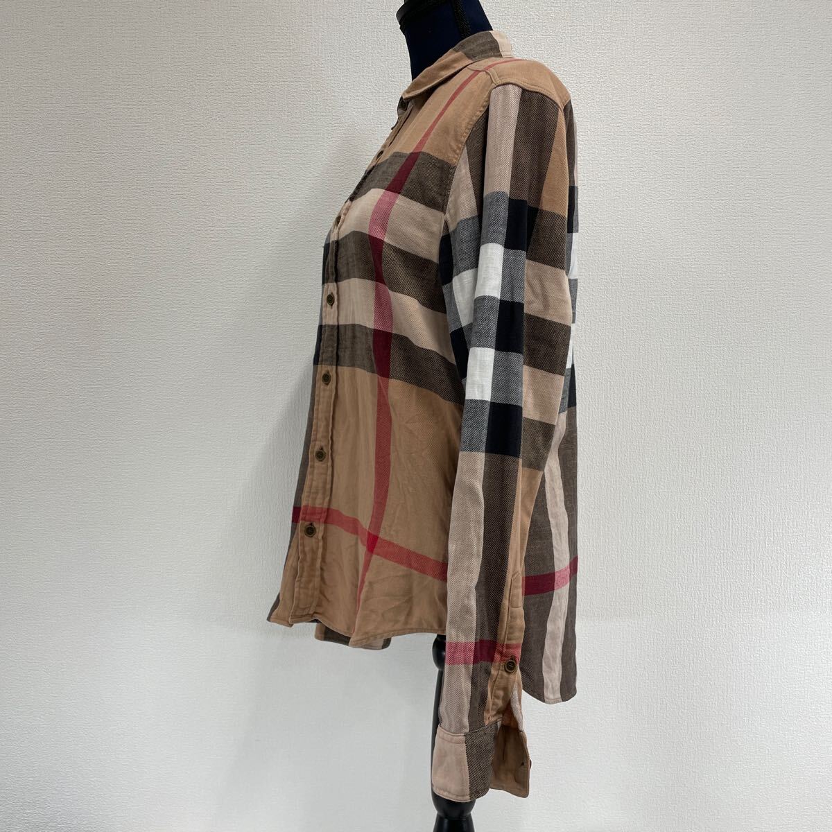 Z◎ BURBERRY BRIT バーバリー ノバチェック 長袖シャツ ネルシャツ Mサイズ メンズ 袖部分、ほつれ、破れ有り_画像2