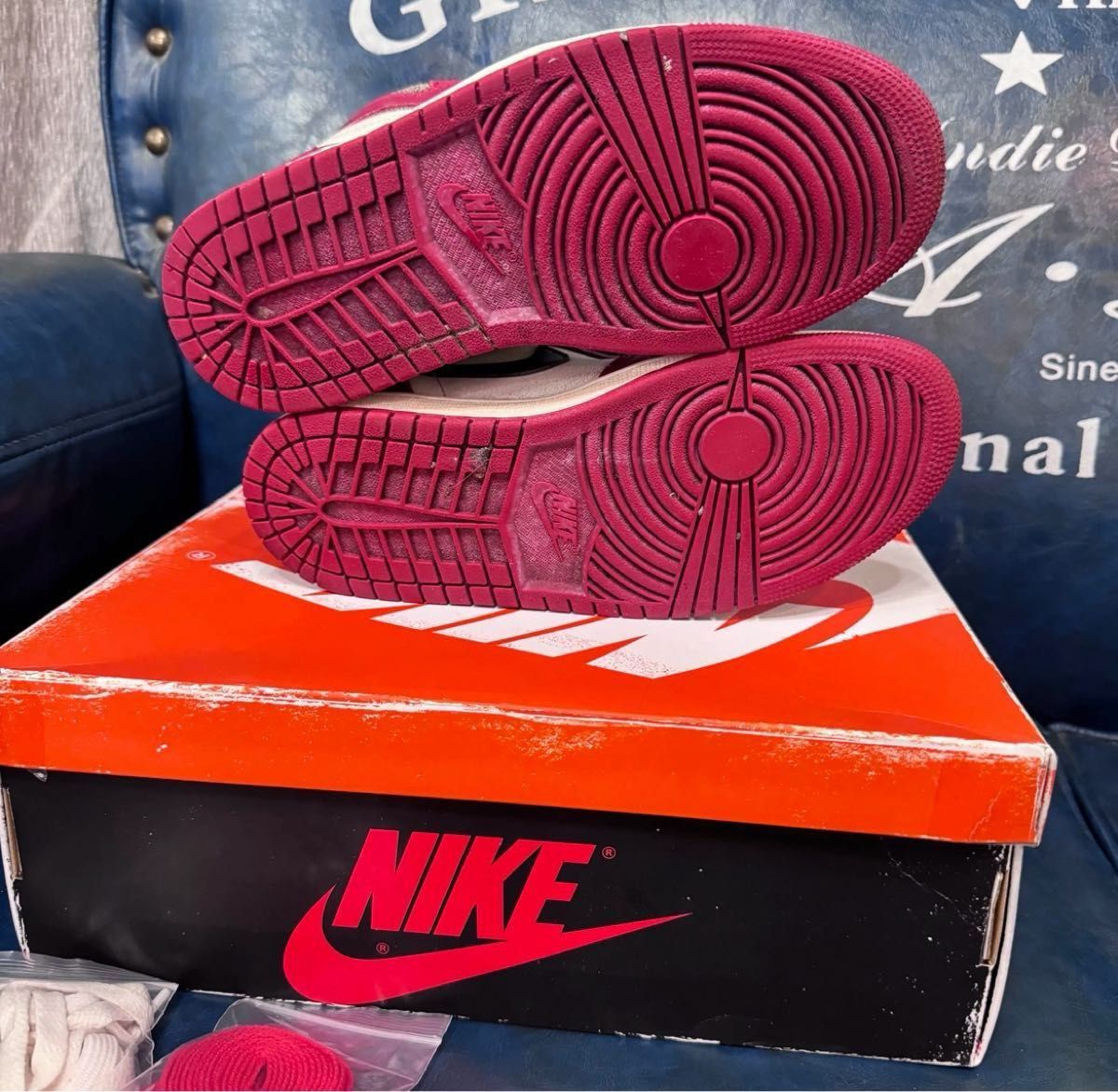 Nike Air Jordan 1 High OG "Lost & Found/Chicago"