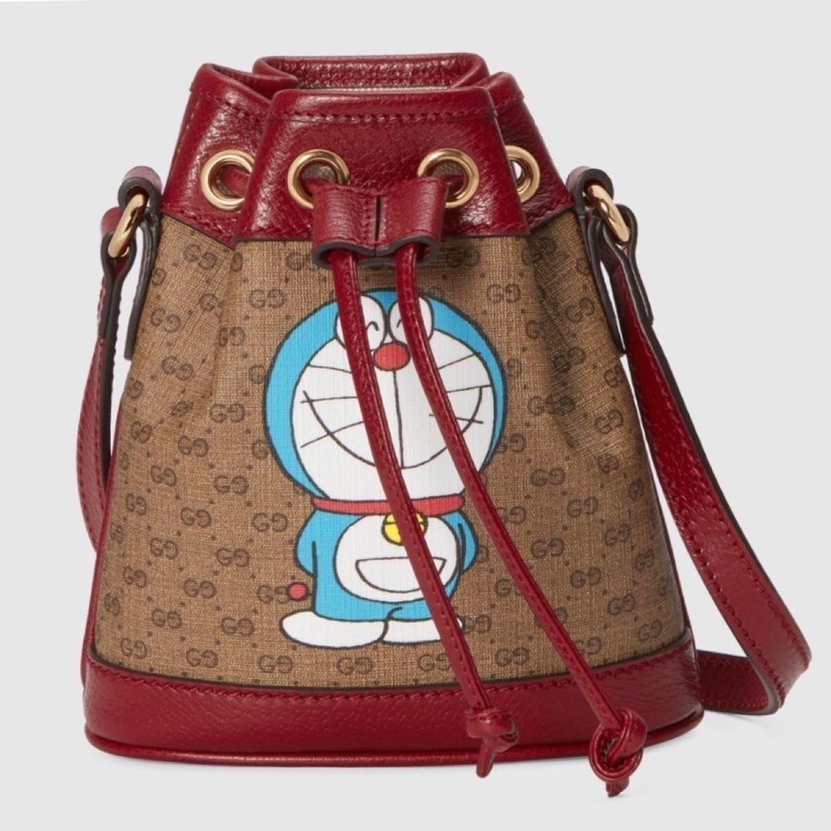 新品　GUCCI グッチ　ドラえもん　ショルダーバック　鞄　ミニバック　カバン 巾着　限定品　特別　コラボ