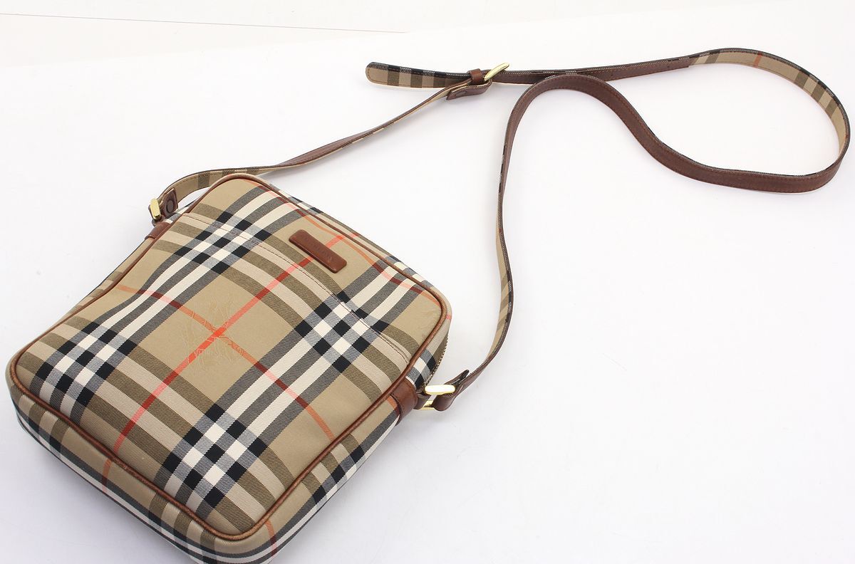 バーバリー★BURBERRY ノバチェック 縦型ショルダーバッグ★約W19×H22×D6㎝_画像3