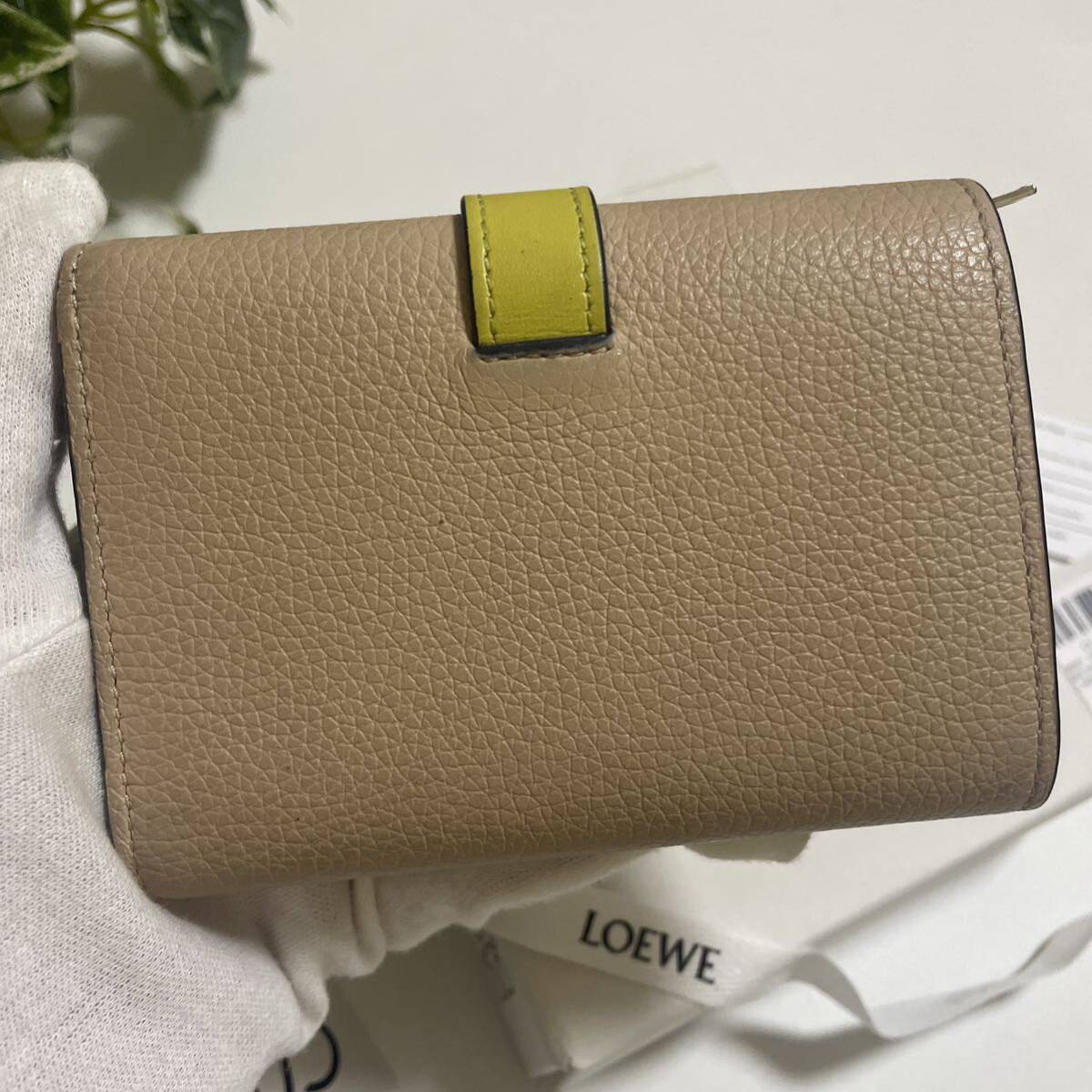 ロエベ LOEWE バーティカルウォレットスモール ベージュ ロエベ LOEWE バーティカルウォレットスモール ベージュ