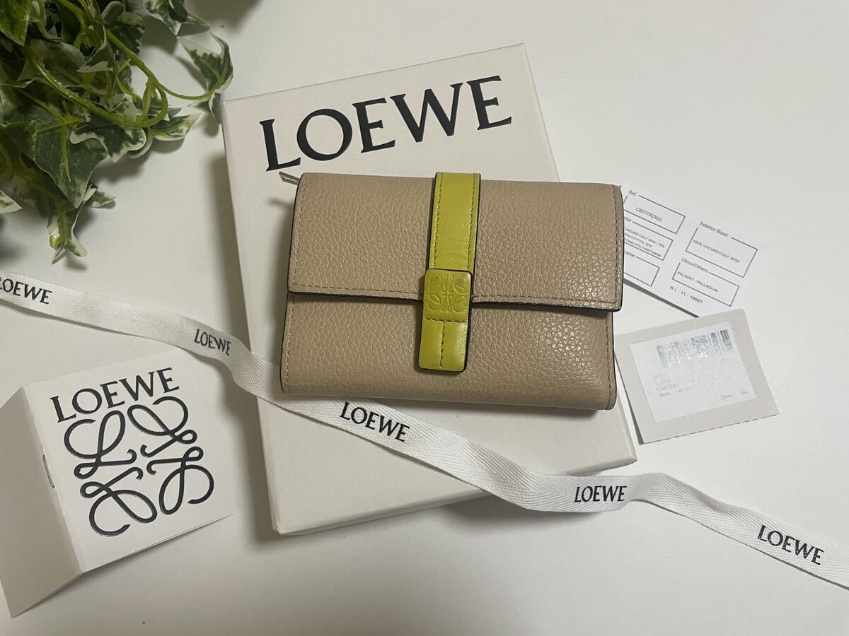 ロエベ LOEWE バーティカルウォレットスモール ベージュ ロエベ LOEWE バーティカルウォレットスモール ベージュ