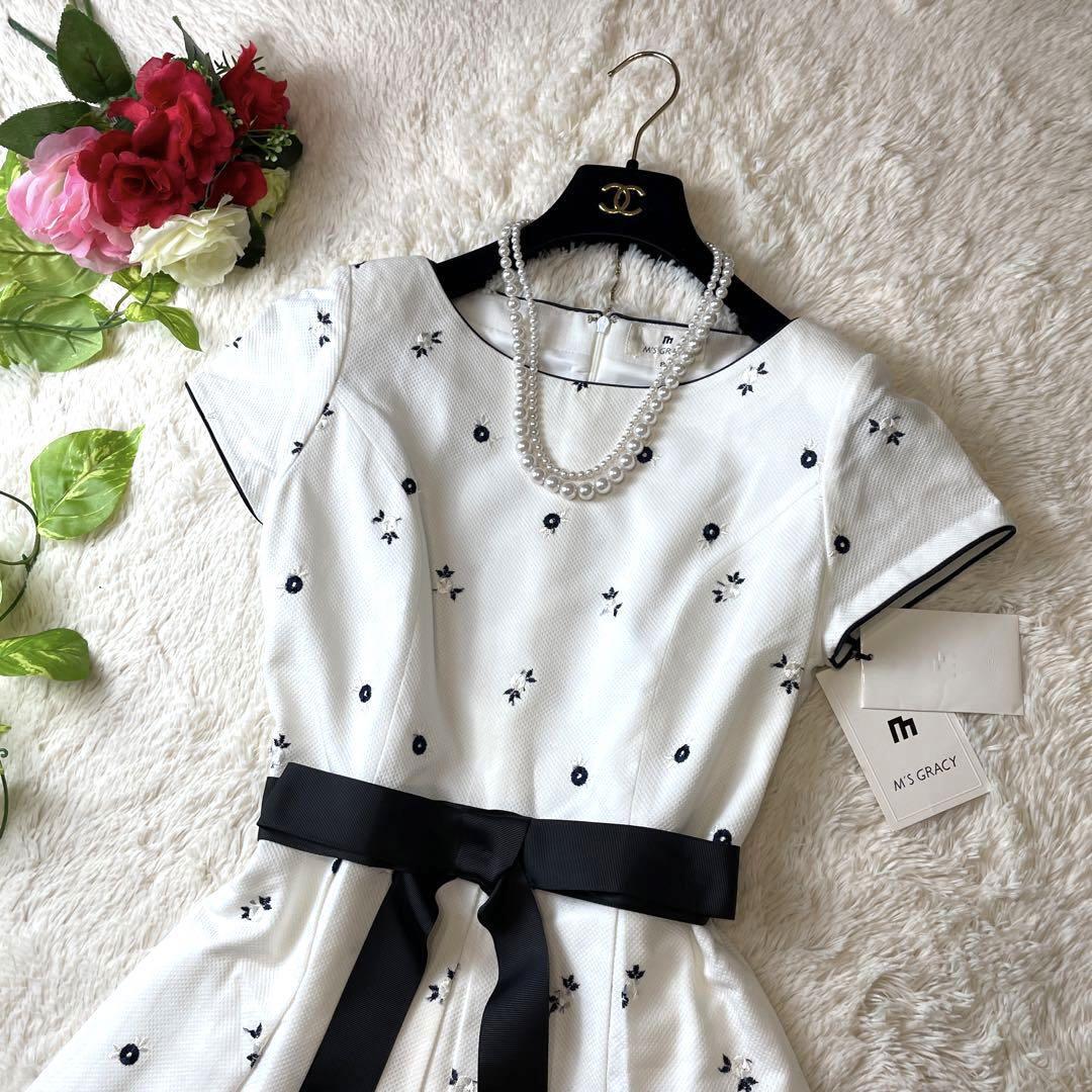 新品タグ付き M'S GRACY エムズグレイシー ワンピース M 花 新品タグ付き M'S GRACY エムズグレイシー ワンピース M 花