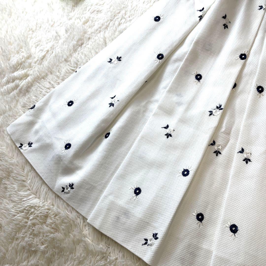 新品タグ付き M'S GRACY エムズグレイシー ワンピース M 花 新品タグ付き M'S GRACY エムズグレイシー ワンピース M 花