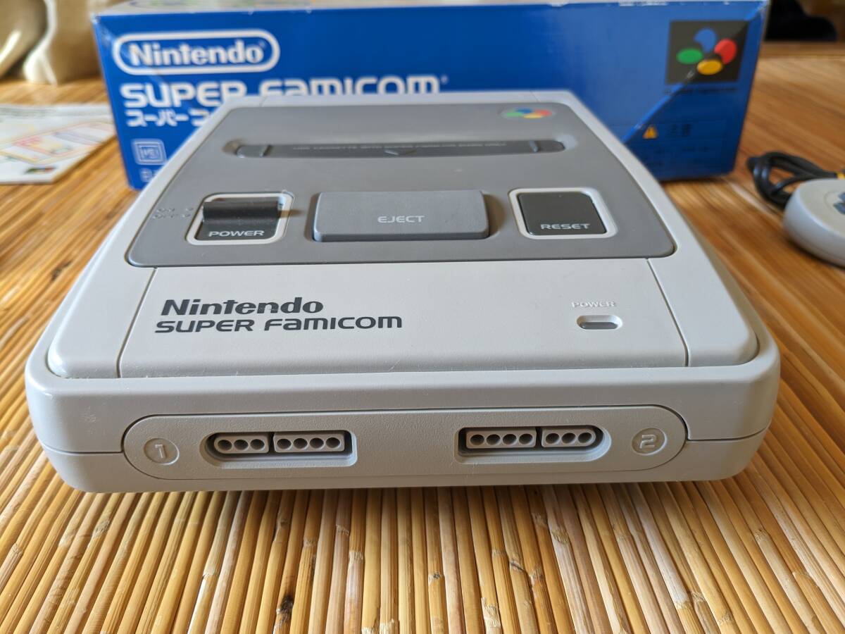 【中古動作品】箱・説明書付き Nitendo 任天堂 スーパーファミコン スーファミ SHVC-001 SHVC-005 本体＋コントローラー2個とソフトの画像5