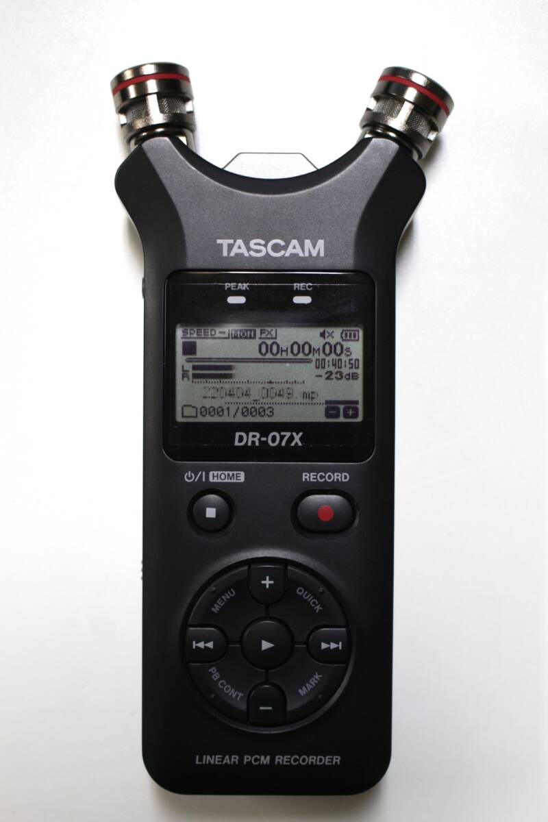 27 TASCOMタスカム◆DR-07X◆LINEAR PCM RECORDERステレオ オーディオ レコーダー◆ブラック系◆付属品/収納ケース付◆動作確認OK_画像2