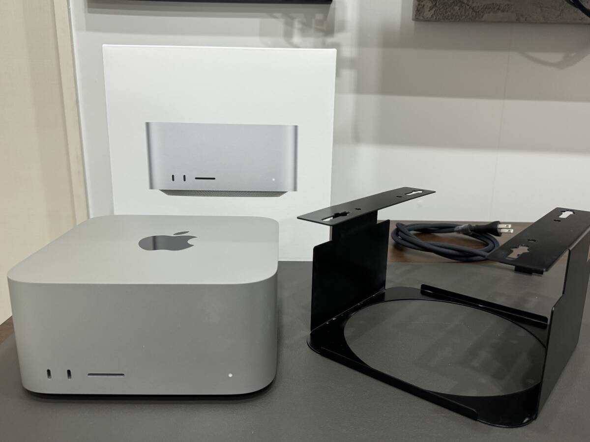 Apple MacStudio (2022)　Apple M1Max　箱あり　REDUCTS製Mount for MacStudio_画像5