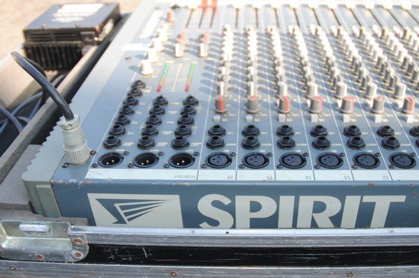 *[ sound craft / SoundCraft 16 channel mixer SPIRIT LIVE Spirit Live 4 ]16ch analogue,Duplex hard case attaching P03142